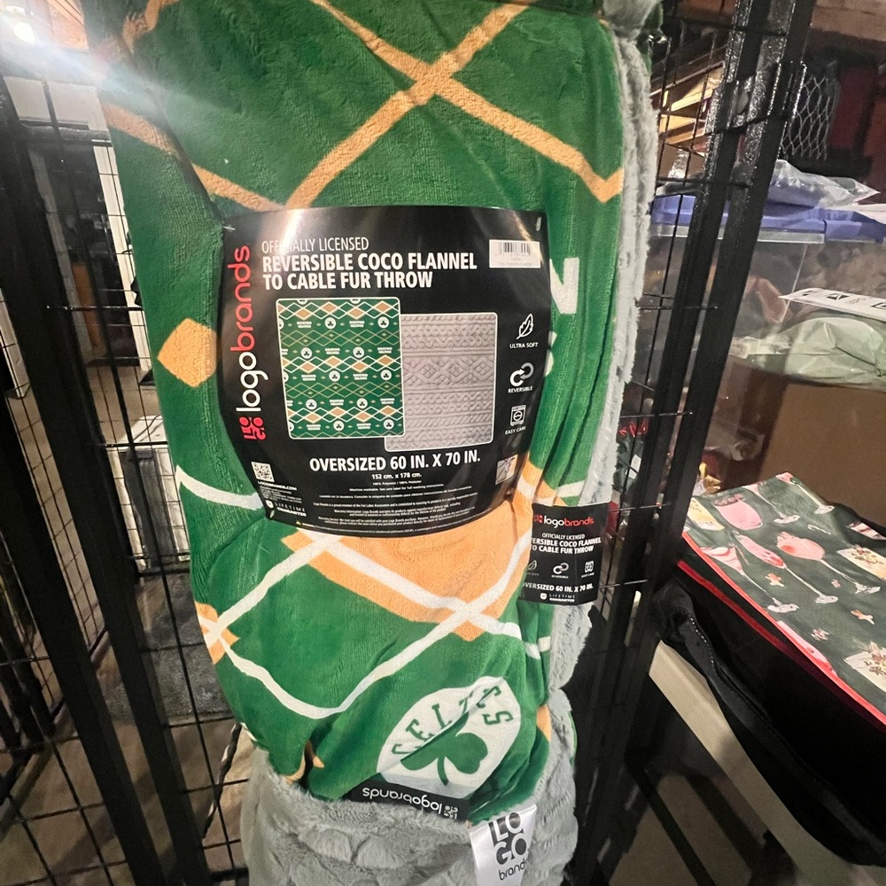 Celtics Green and Gray Oversized Blanket - Picture 4 of 5